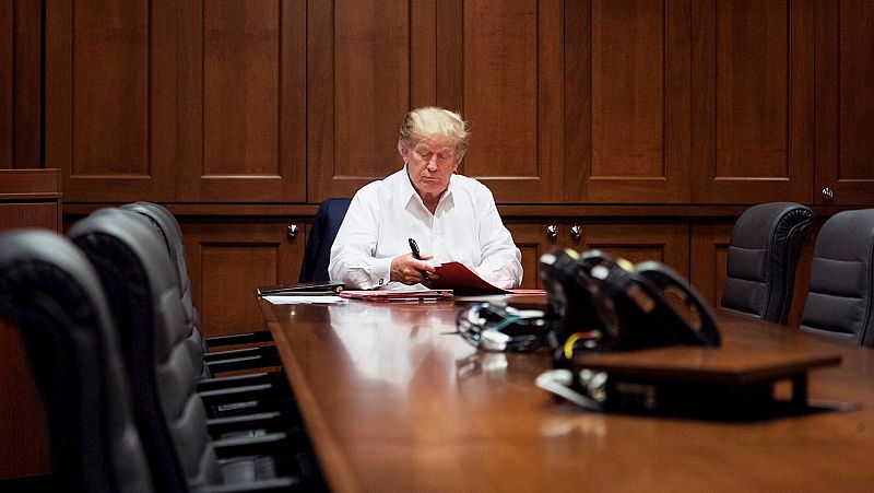 España a las 8 Fin de Semana - Trump reaparece tras su ingreso: "Me siento mucho mejor ahora" - Escuchar ahora