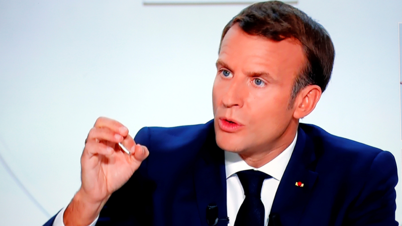 24 horas - Francia declara el estado de emergencia y el toque de queda - Escuchar ahora