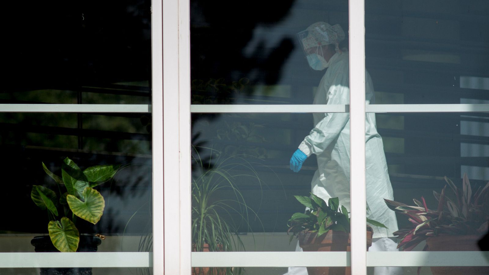 14 horas - La Fiscalía no ve delito en la actuación de la residencias madrileñas durante la pandemia - Escuchar ahora