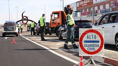 Informativos fin de semana - 20 horas - Calles semivac�as en Salamanca en el primer d�a de aislamiento y algunas retenciones - Escuchar ahora