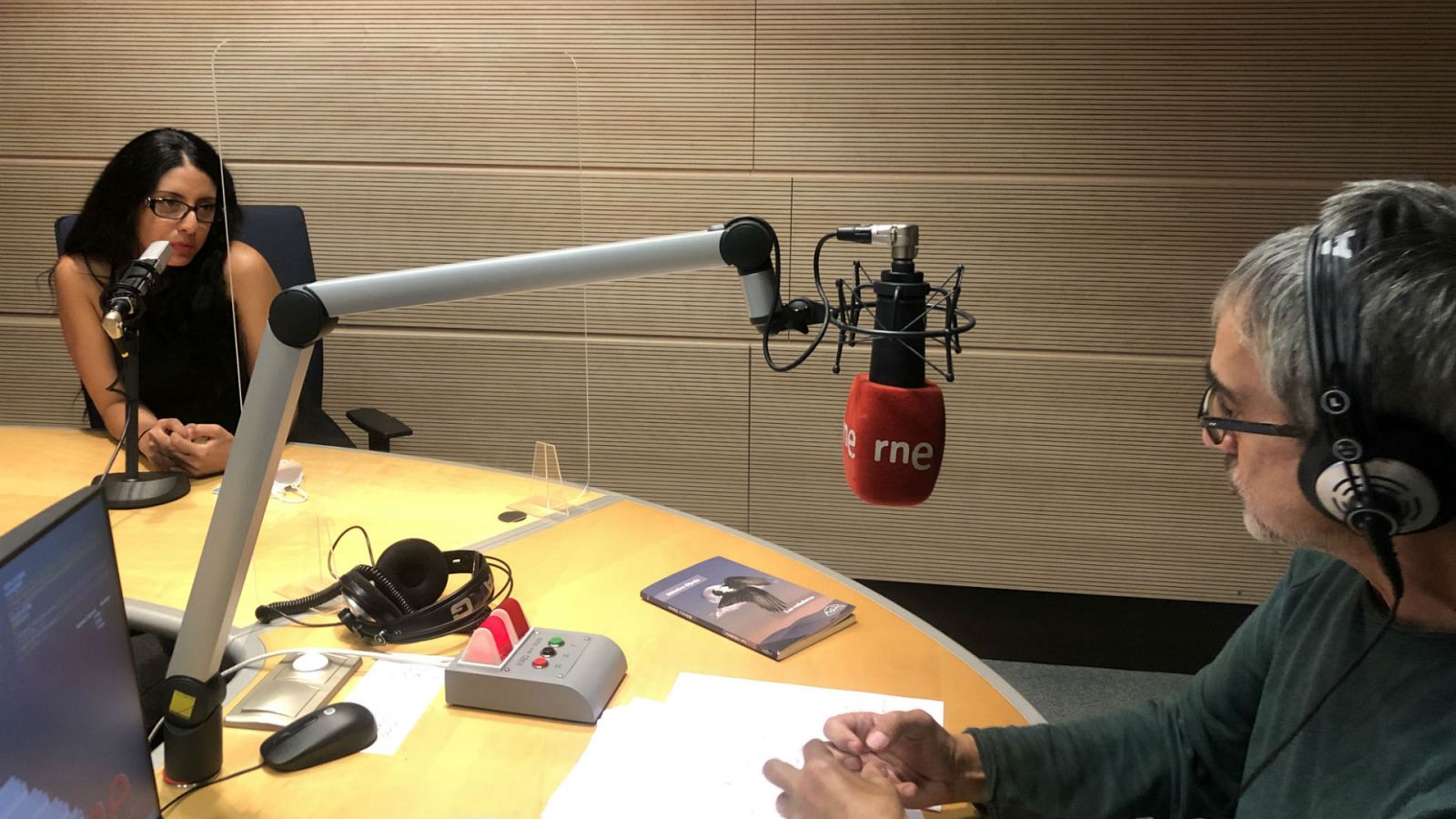 Diálogo y espejo - 'Las voladoras' con Mónica Ojeda - 24/10/20 - escuchar ahora