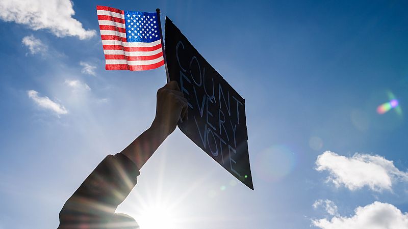 24 horas - El apretado recuento en Pensilvania, Michigan y Wisconsin mantiene la incógnita sobre la presidencia de EE.UU. - Escuchar ahora