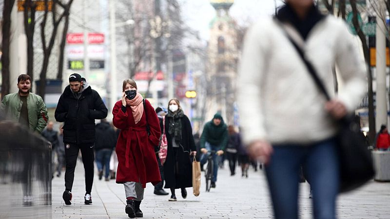 14 horas Fin de semana - Austria, se espera el anuncio del canciller, el primero de la UE que vuelve al confinamiento total - Escuchar ahora