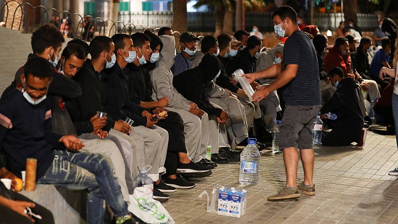 14 horas - Canarias pide ayuda para acoger a los cientos de migrantes que llegan en pateras - Escuchar ahora