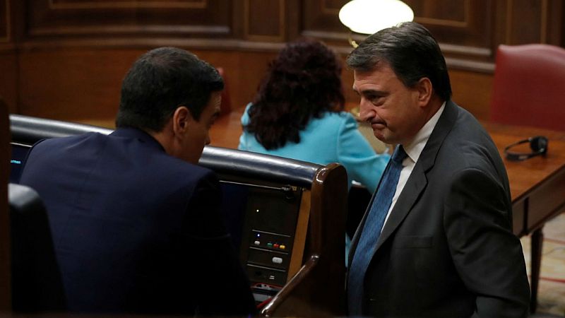 Boletines RNE - El PNV consigue frenar el impuesto al diesel en los PGE - Escuchar ahora