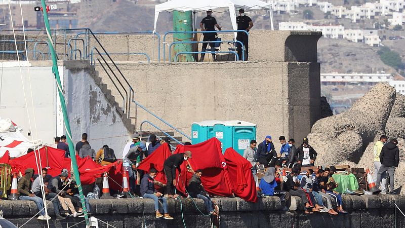 España a las 8 Fin de Semana - Casi un millar de personas continúan en Arguineguín mientras crece el rechazo - Escuchar ahora