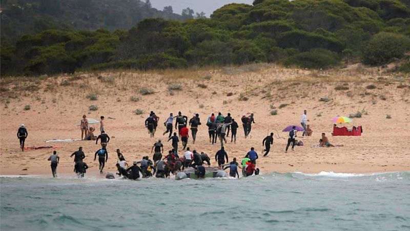 14 horas fin de semana - Pese al despliegue diplomático España-Marruecos, centenares de africanos dispuestos a llegar a España - Escuchar ahora
