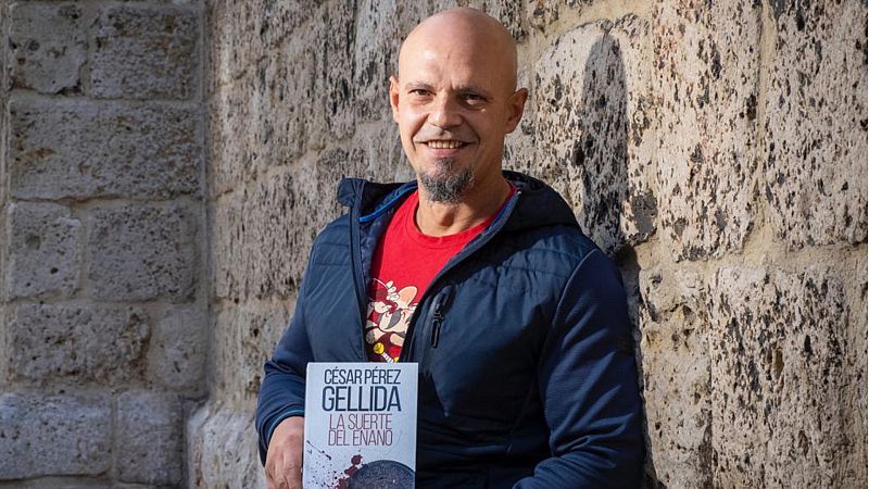 Libros de arena - Cesar Pérez Gellida presenta 'La suerte del enano' - Escuchar ahora