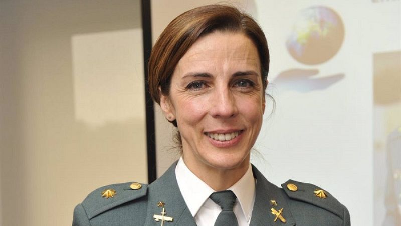 El  gallo que no cesa - Femenino singular: Silvia Gil - Escuchar ahora