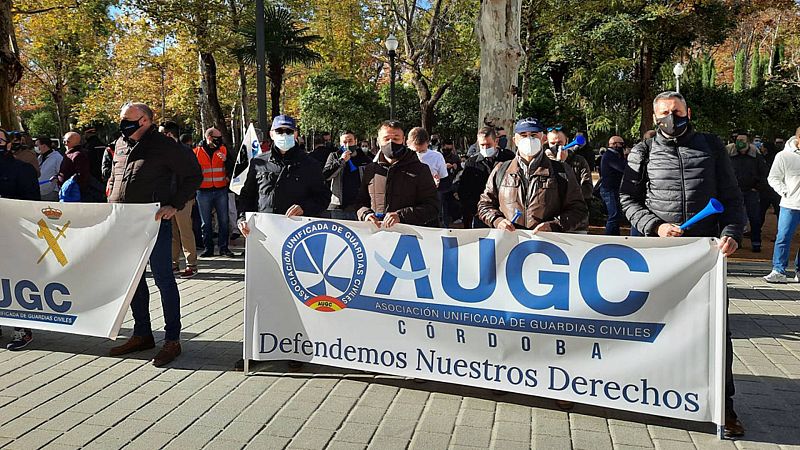 20 horas informativos Fin de semana - Manifestaciones de la Guardia Civil para que se aumenten los complementos que perciben los agentes de base