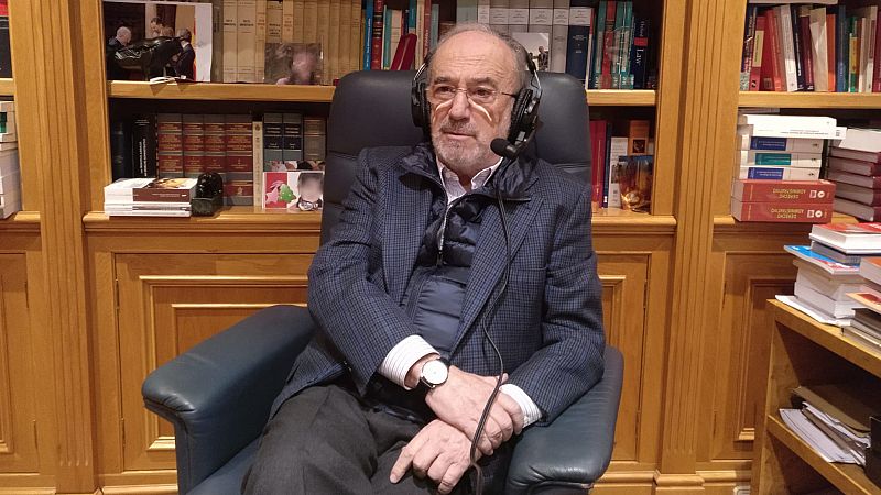 Las Mañanas de RNE -  Muñoz Machado (RAE) sobre la Constitución: "Los textos de ese calibre hay que mantenerlos siempre revisados y a punto" - Escuchar ahora