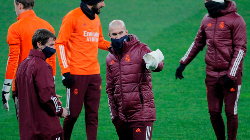 El Vestuario - Pierre Chaperon: "En Francia no se cuestiona realmente a Zidane" - Escuchar ahora