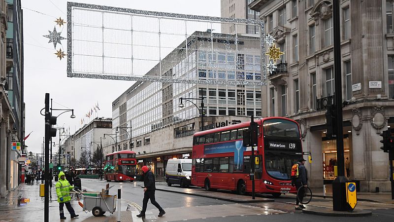 24 horas - Reino Unido, aislado por tierra, mar y aire - Escuchar ahora