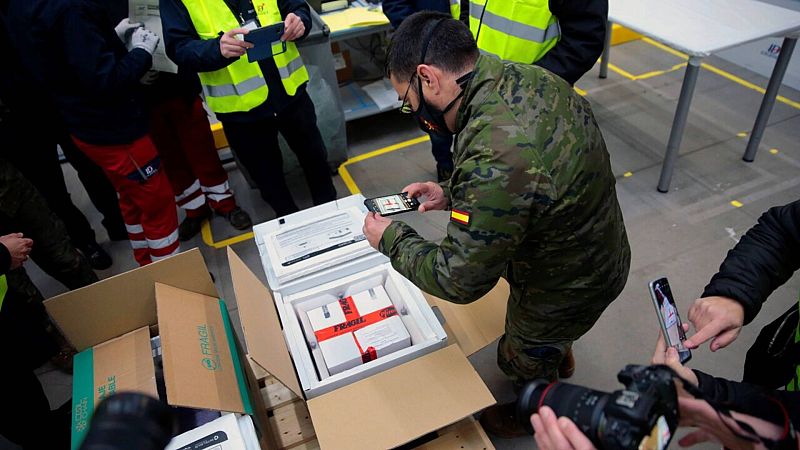 14 horas Fin de semana - Todos a la espera de las vacunas para comenzar este domigo y el lunes a inmunizar a la población - Escuchar ahora