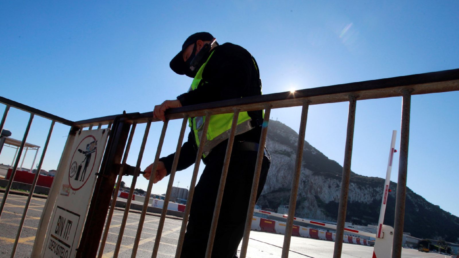 Ministro de Exteriores del Reino Unido: "Trabajaremos para que el principio de acuerdo se convierta en tratado"  - Escuchar ahora