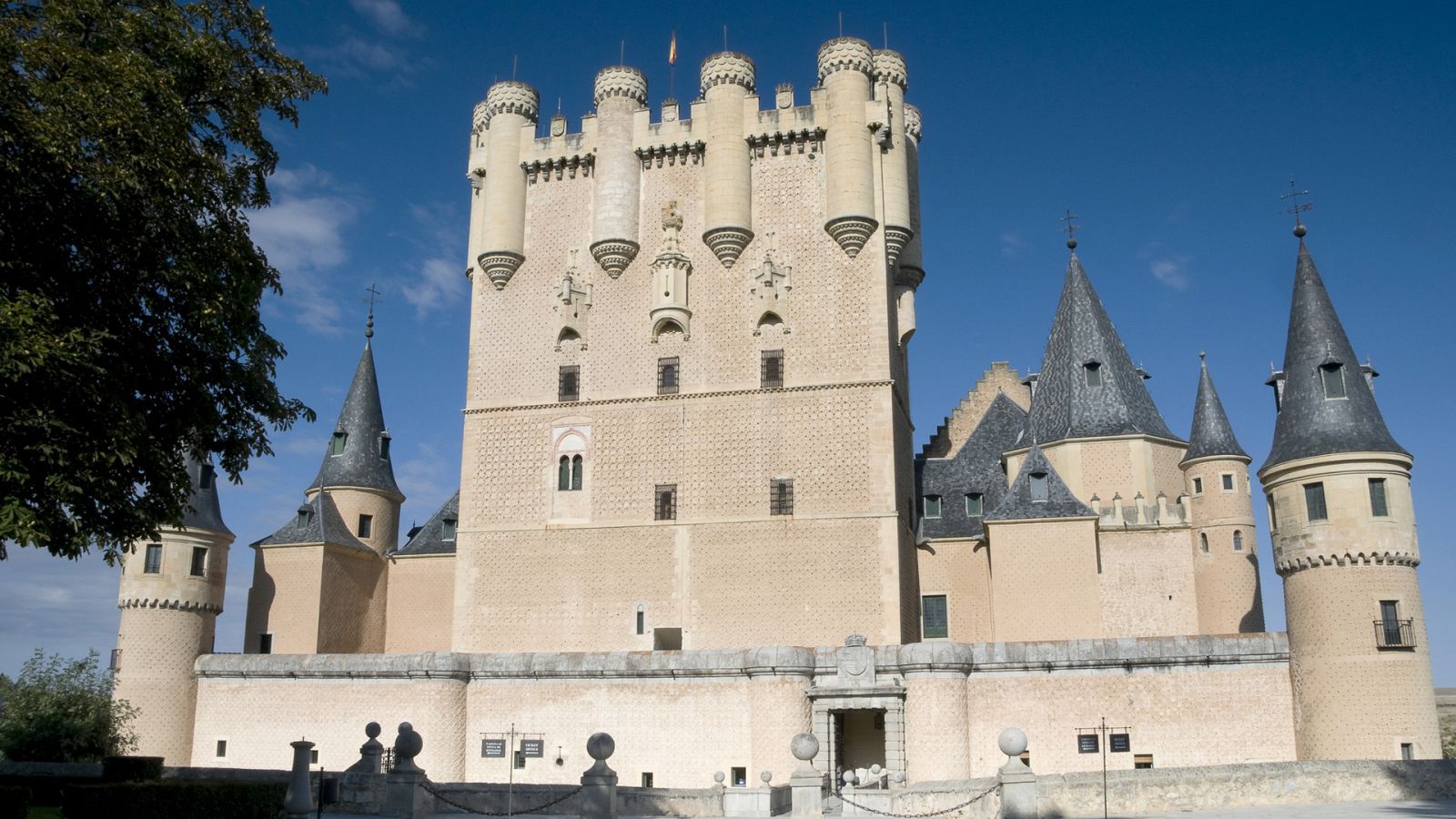 Emisión en árabe - Alcázar de Segovia - 05/01/21 - Escuchar ahora