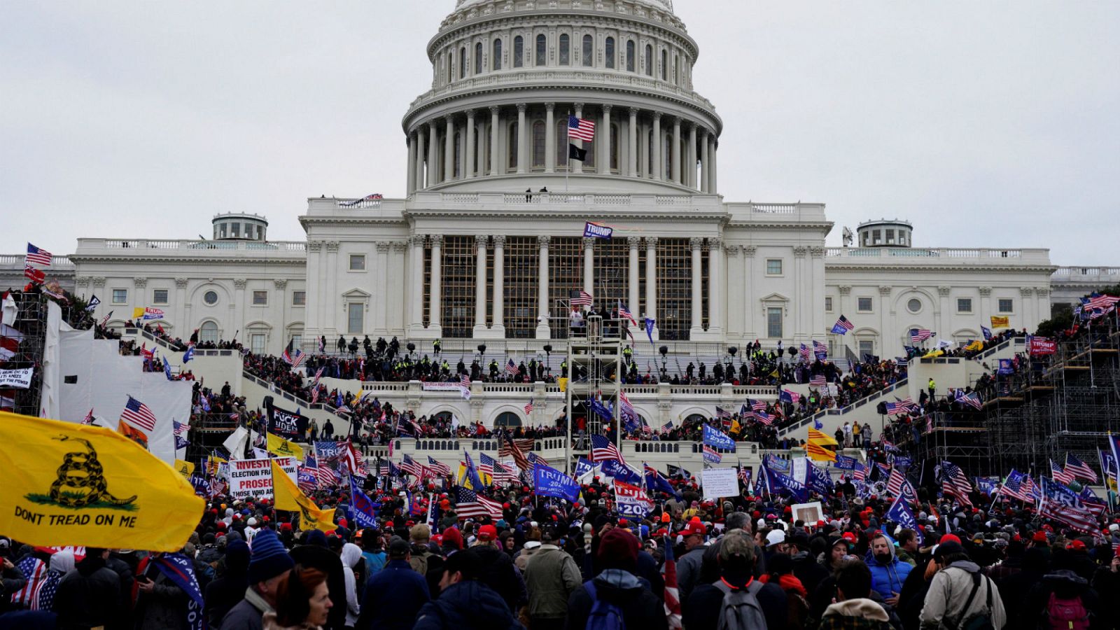 Las mañanas de RNE con Íñigo Alfonso - Gurpegui, catedrático:"Trump ha cavado su tumba en las escalinatas del Capitolio" - Escuchar ahora