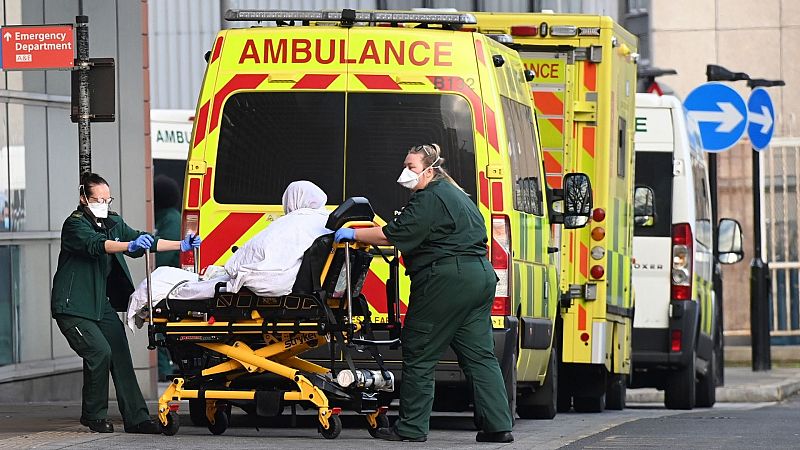 14 horas - Reino Unido instala morgues temporales ante el incremento de fallecidos por coronavirus