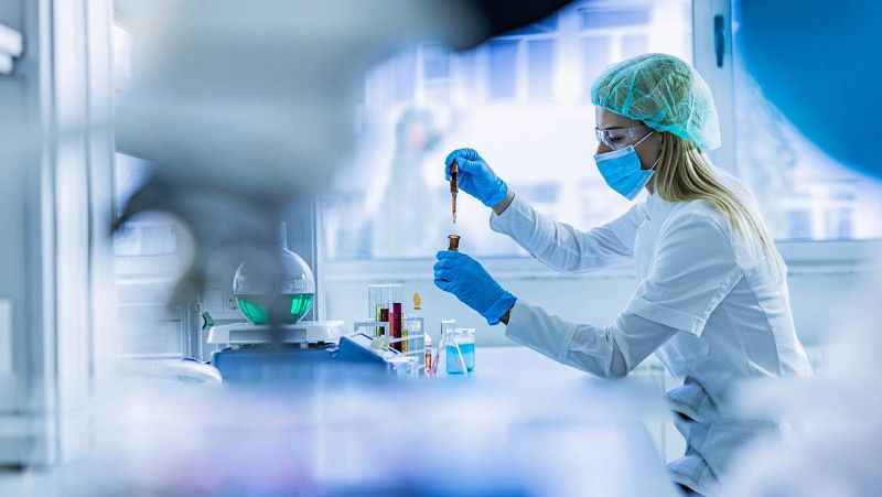 14 horas - La lucha contra el 'efecto Matilda' que invisibiliza a las mujeres científicas