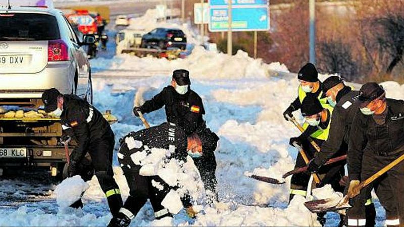 14 horas -  Madrid admite que todos los colegios no podrán abrir el lunes - Escuchar ahora