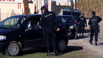 Boletines RNE - Detenido 'el Melillero', sospechoso de rociar con �cido a su exnovia y a una amiga - Escuchar ahora