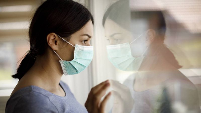 14 horas - La pandemia de la soledad se propaga entre jóvenes y mayores