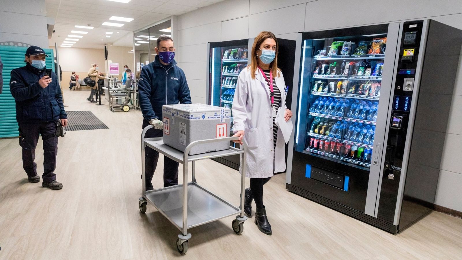 14 horas - Los expertos piden protocolos claros para no desperdiciar vacunas si fallan los pacientes citados - Escuchar ahora