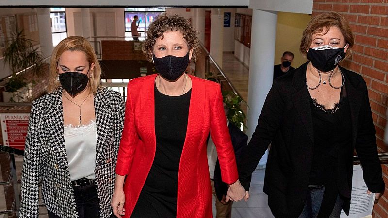 14 horas - Vacunarse fraudulentamente tiene "difícil responsabilidad jurídica" - Escuchar ahora