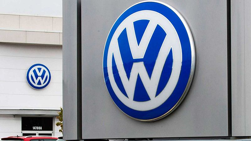 Boletines RNE - Volkswagen, condenada a pagar 16 millones de euros por el caso 'Dieselgate'