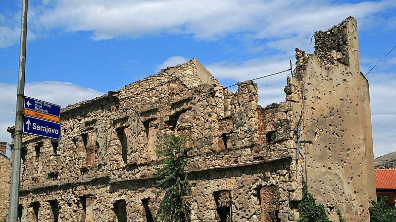 Cinco continentes - Bosnia: «Todavía hay alguien en el bosque» - Escuchar ahora