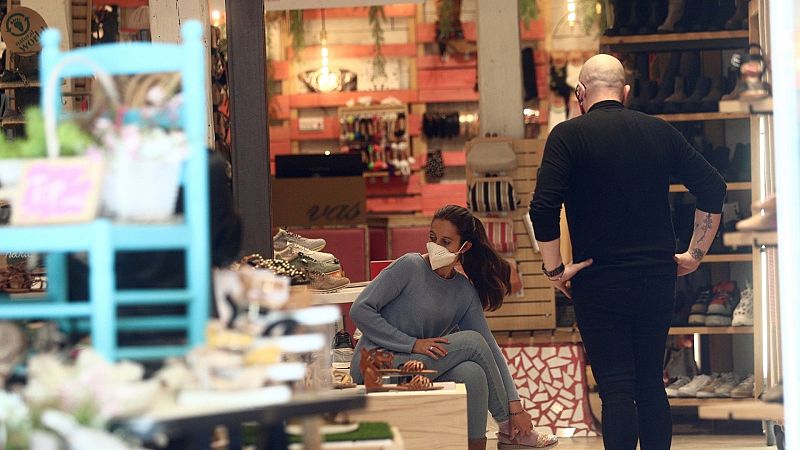 Las mañanas de RNE con Íñigo Alfonso - Las ventas del comercio minorista se redujeron un 6,8% en 2020, su mayor caída desde 2012 - Escuchar ahora