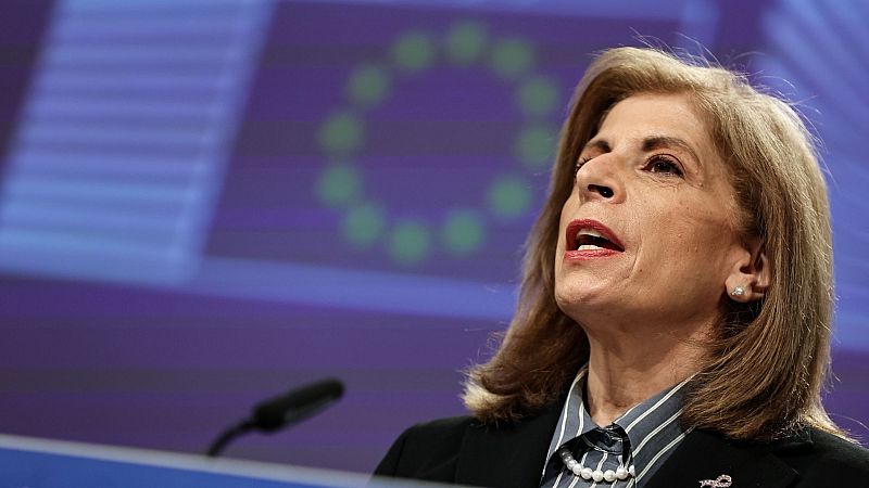 14 horas - El contrato de la UE con AstraZeneca establece que la farmacéutica puede fabricar vacunas para Europa en el Reino Unido