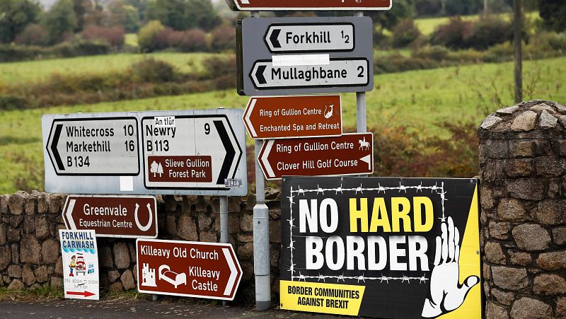 14 horas - Irlanda del Norte suspende los controles fronterizos por amenazas