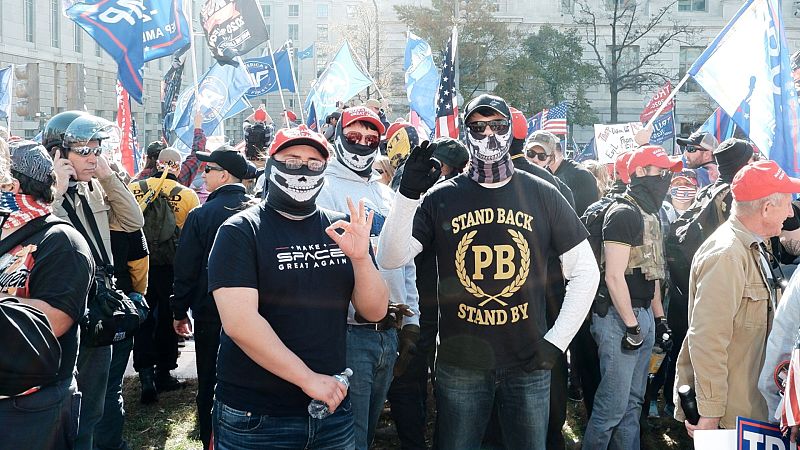 Boletines RNE - Canadá declara a los Proud Boys organización terrorista tras el asalto al Capitolio