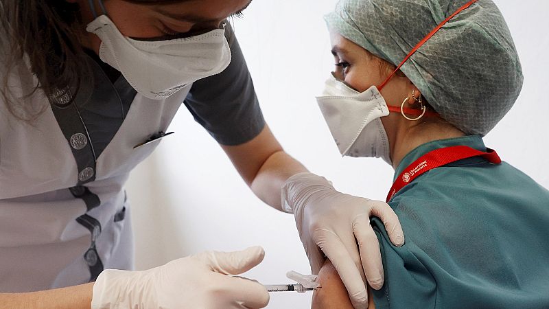 24 horas Fin de Semana - 20 horas - Las comunidades modifican su plan de vacunación para adaptarse a las características de las vacunas de AstraZeneca
