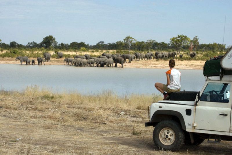 "Nunca sacarás Africa de ti " - Sin fronteras | Escuchar