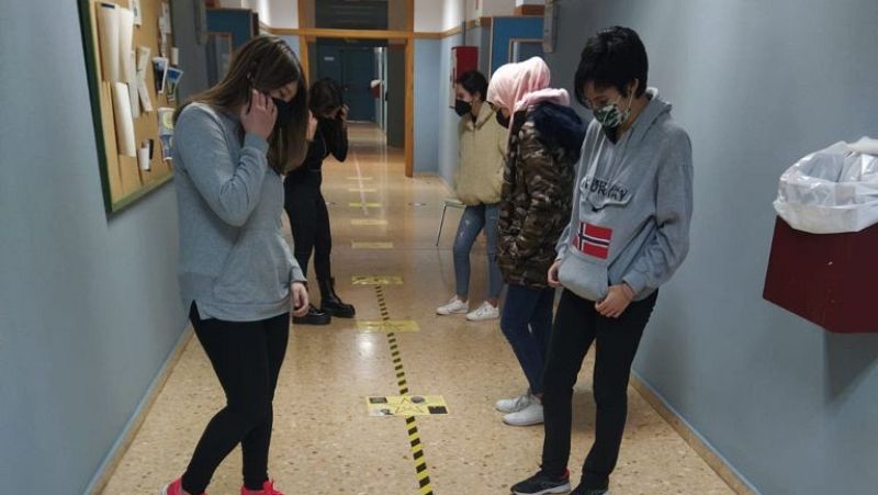 Más cerca - La Mujer en la ciencia. La importancia de tener referentes