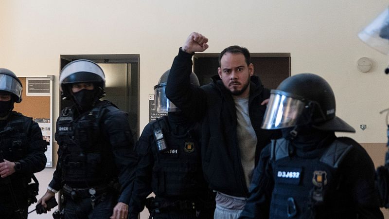 Las mañanas de RNE con Íñigo Alfonso - Los Mossos detienen al rapero Pablo Hasel en la Universidad de Lleida