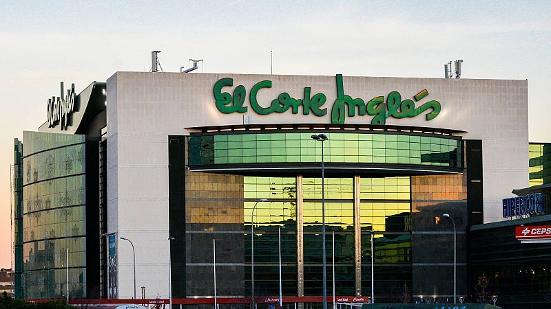 14 horas Fin de Semana - El Corte Inglés justifica el ajuste de su plantilla por el cambio en el modelo de consumo