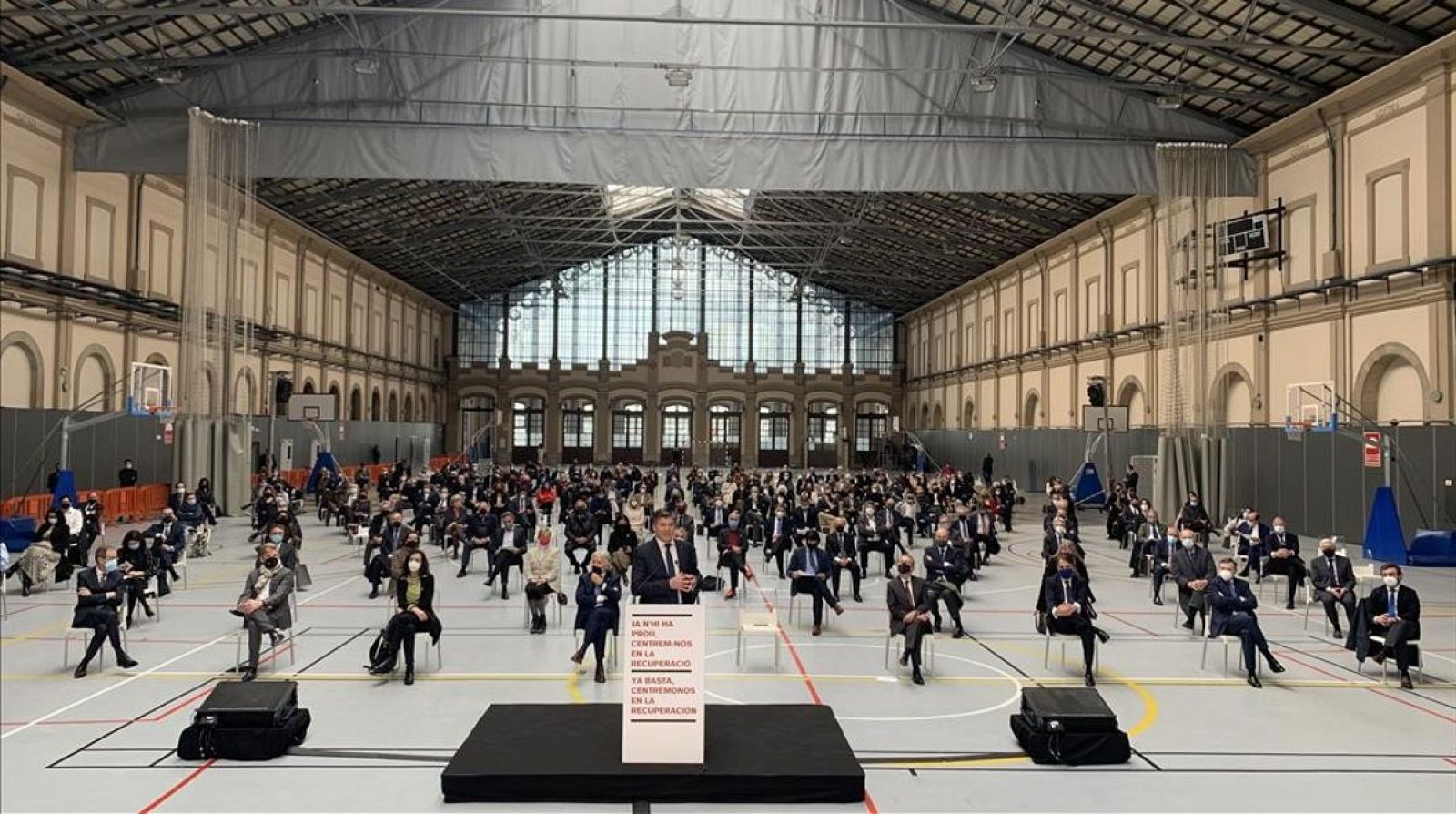 Els empresaris aixequen la veu contra la violència als carrers