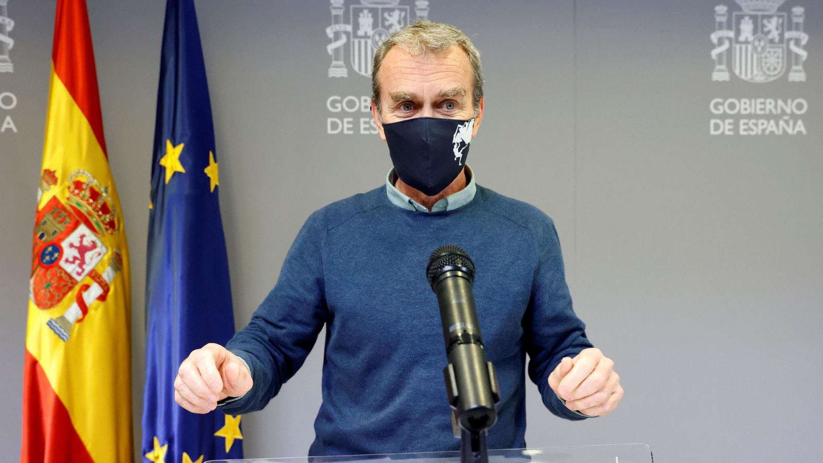 Boletines RNE - España roza el riesgo medio por la incidencia del COVID - Escuchar ahora