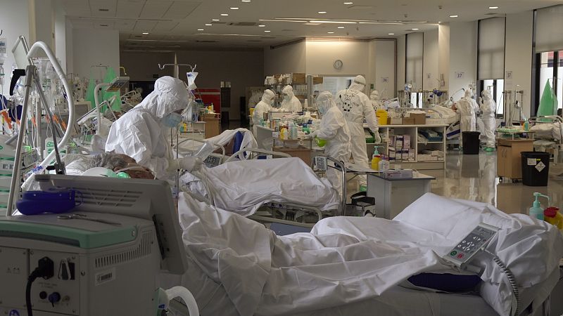 14 horas - Un año luchando contra el virus en primera línea: "Uno no se acostumbra al sufrimiento humano"