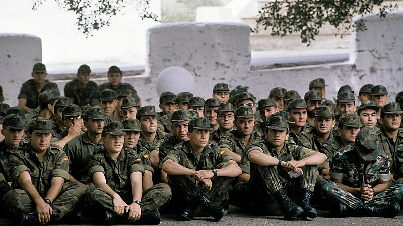 Las mañanas de RNE con Íñigo Alfonso - España se despidió de la mili hace 20 años