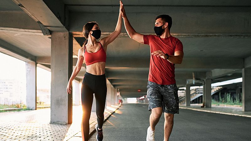 Enfermera saturada - Entrenar con mascarilla es seguro - Escuchar ahora