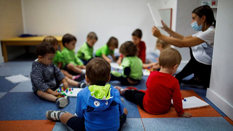 14 horas - El servicio público de canguros de Barcelona, un proyecto exitoso y útil para los ciudadanos - Escuchar ahora