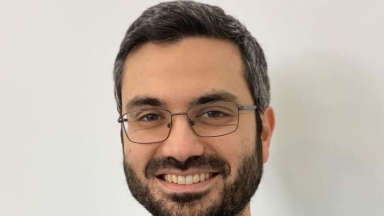 Las mañana de RNE con Íñigo Alfonso: Yazan Douedari, refugiado en UK: "No puedo volver a un país que tiene un Gobierno criminal" - escuchar ahora