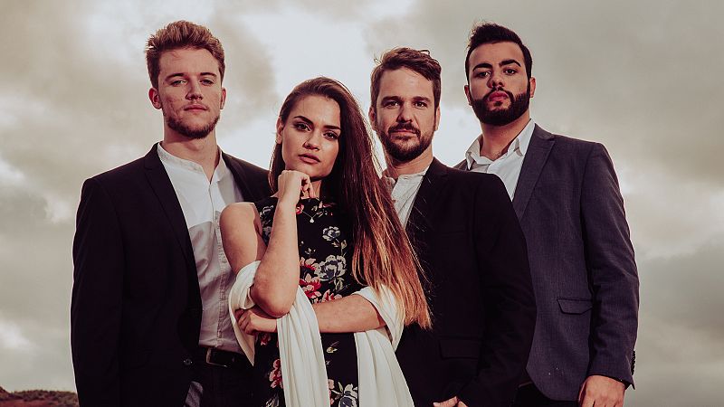 Reportaje sobre el cuarteto vocal Cantoría - escuchar ahora