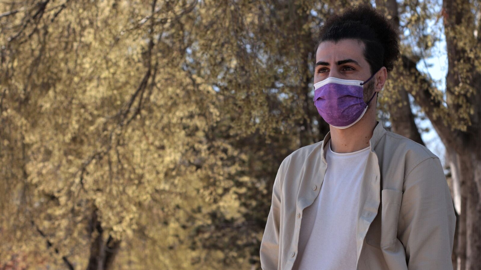 Por tres razones - Ramtin: "Cada persona es bonita como es" - Escuchar ahora