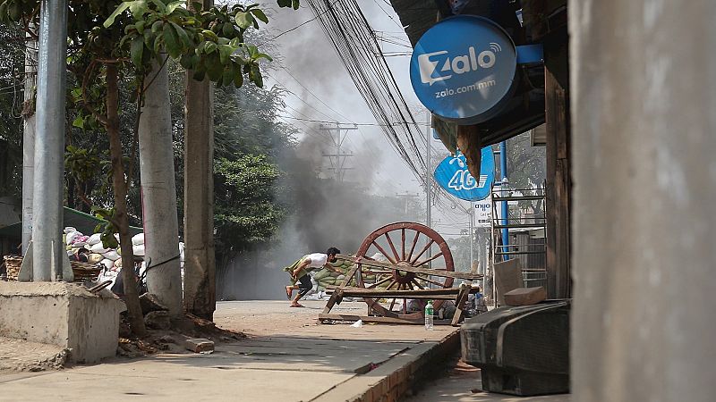 Boletines RNE - Medio centenar de muertos durante las protestas en Birmania por la represión policial