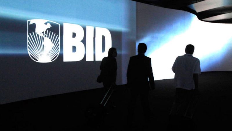 Hora América - Crisis internas en BID y la CAF, los dos grandes bancos de desarrollo latinoamericanos - 31/03/21 - escuchar ahora